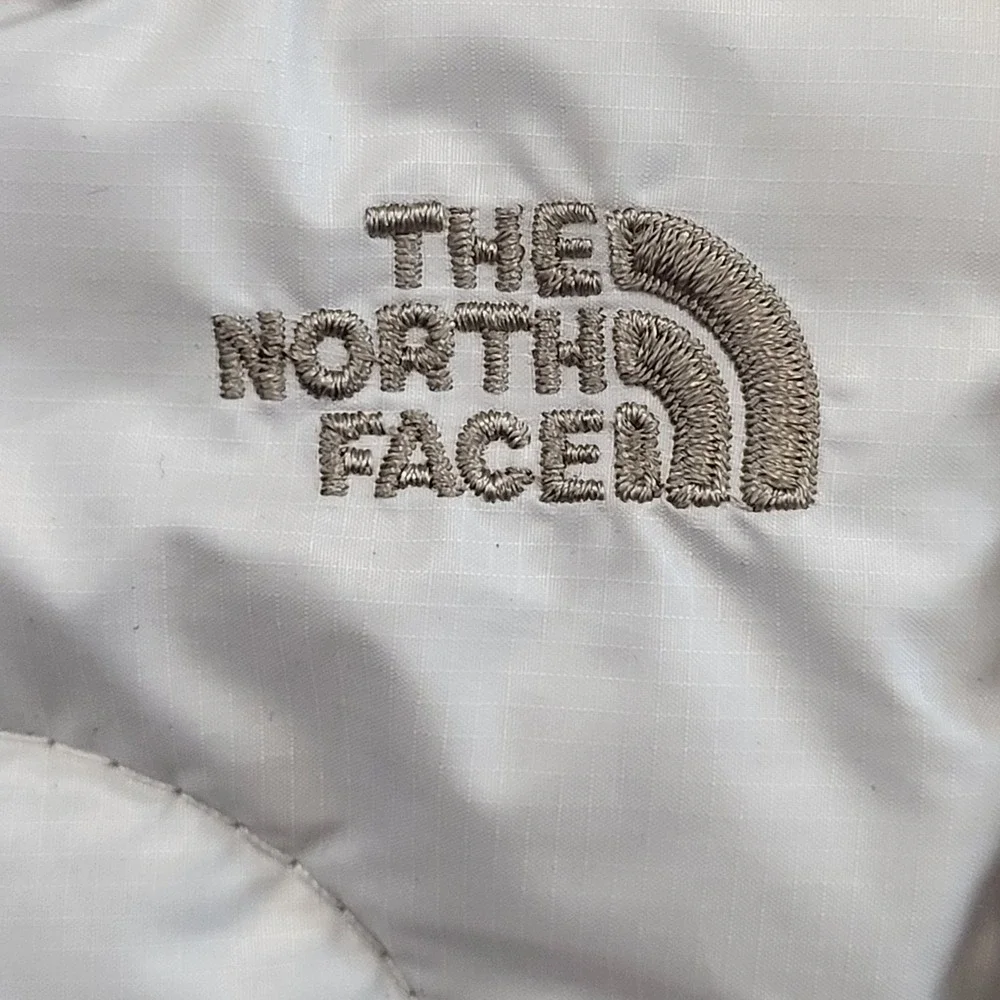 The North Face Beige Faux Fur Winter Boots Goose Down Fill Quilted Womens 7.5
